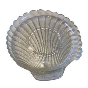 Vintage Small 7.5" Clear Glass Shell Plates Set 2 Boho Nautical Coastal